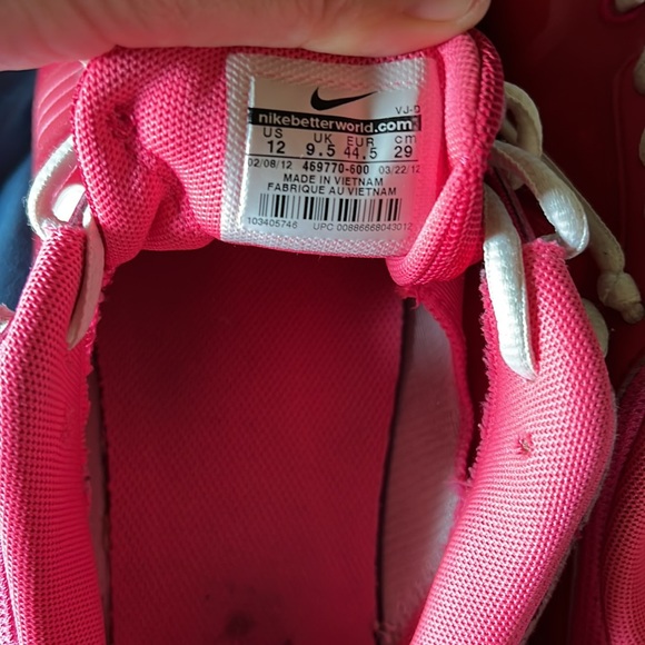 Nike sneakers - Picture 2 of 6